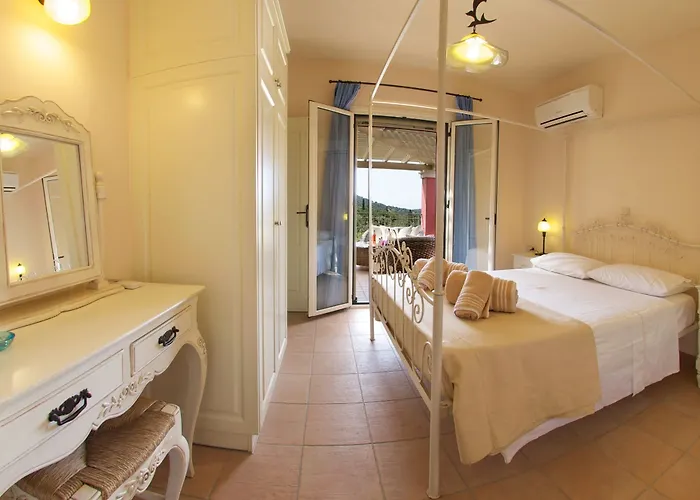 斯塔莫里斯别墅 Agia Efimia