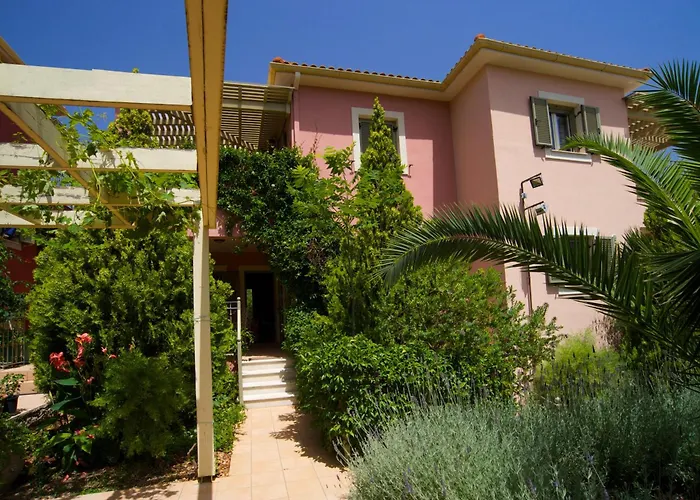 斯塔莫里斯别墅 别墅 *