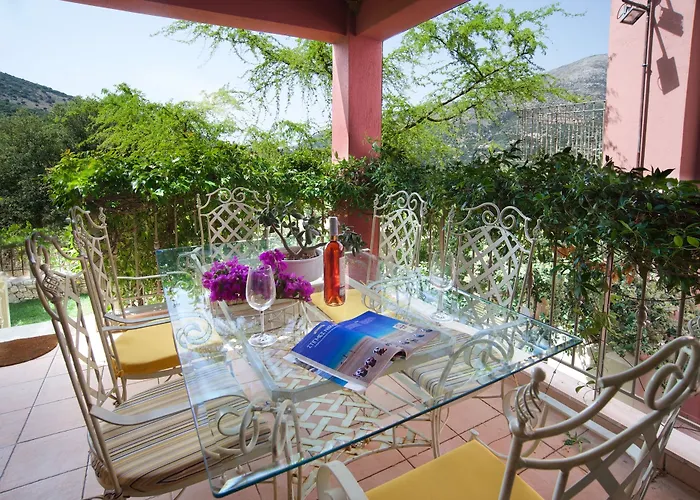Stamoulis Villa *